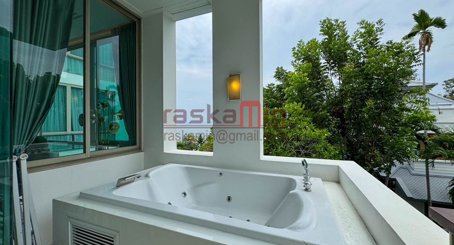 For sale 3 bedrooms condo in North Pattaya, Pattaya