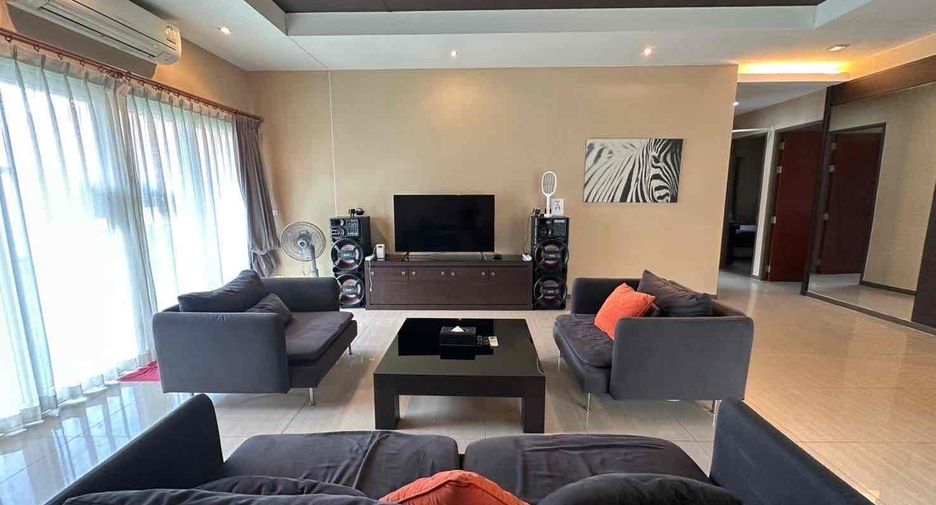 For rent 3 bedrooms villa in East Pattaya, Pattaya