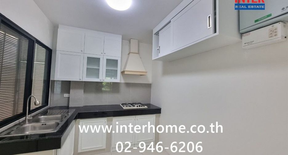 For sale 4 bedrooms house in Sai Mai, Bangkok