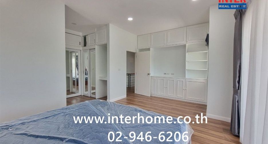 For sale 4 bedrooms house in Sai Mai, Bangkok