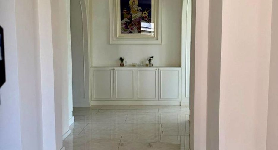 Villa zum Kauf mit 4 Zimmer in Bang Lamung, Chonburi