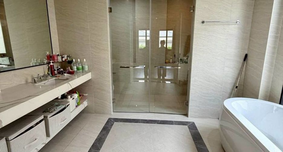 Villa zum Kauf mit 4 Zimmer in Bang Lamung, Chonburi