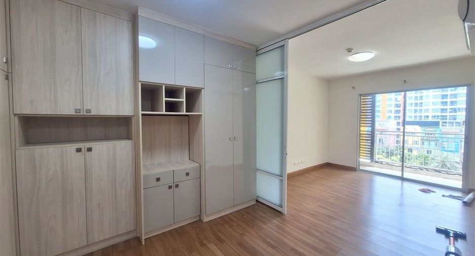 For sale 1 bed condo in Bang Na, Bangkok