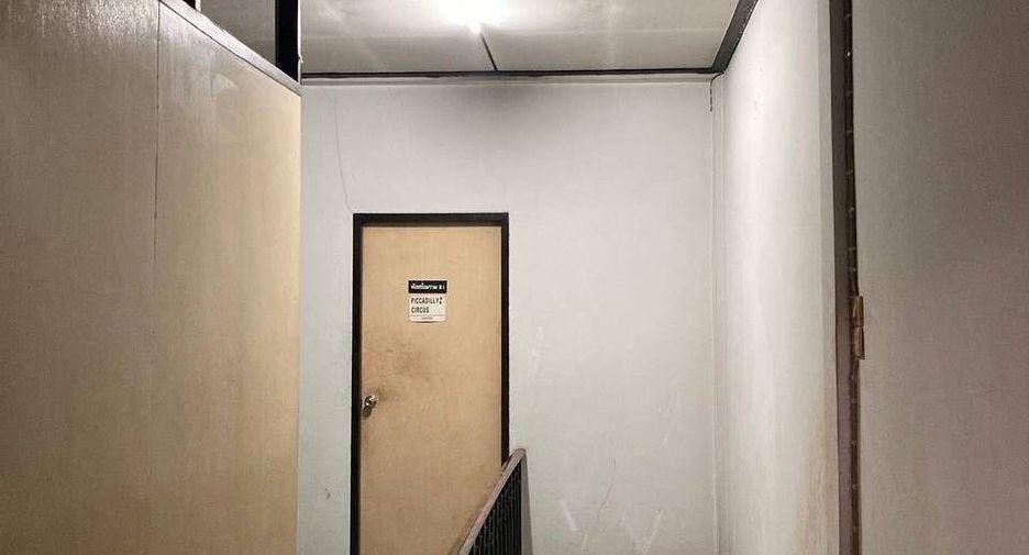 For sale 3 bedrooms townhouse in Bang Sue, Bangkok