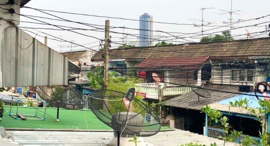 For sale 3 bedrooms townhouse in Bang Sue, Bangkok
