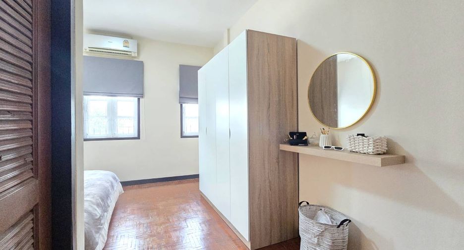 For sale 2 bedrooms townhouse in Mueang Chiang Mai, Chiang Mai