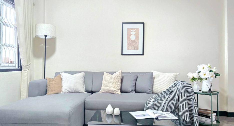 For sale 2 bedrooms townhouse in Mueang Chiang Mai, Chiang Mai