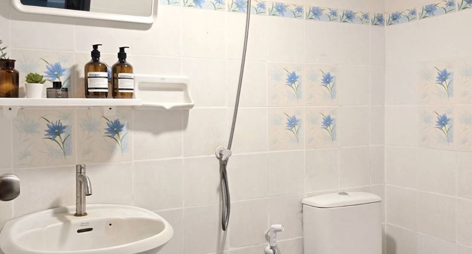 For sale 2 bedrooms townhouse in Mueang Chiang Mai, Chiang Mai