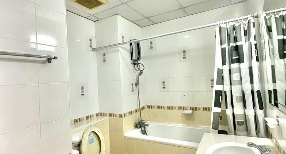 For rent 2 bedrooms condo in Si Racha, Chonburi