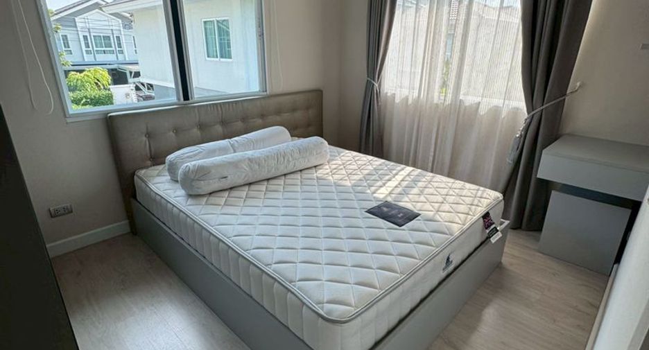 For sale 4 bedrooms house in Sai Mai, Bangkok