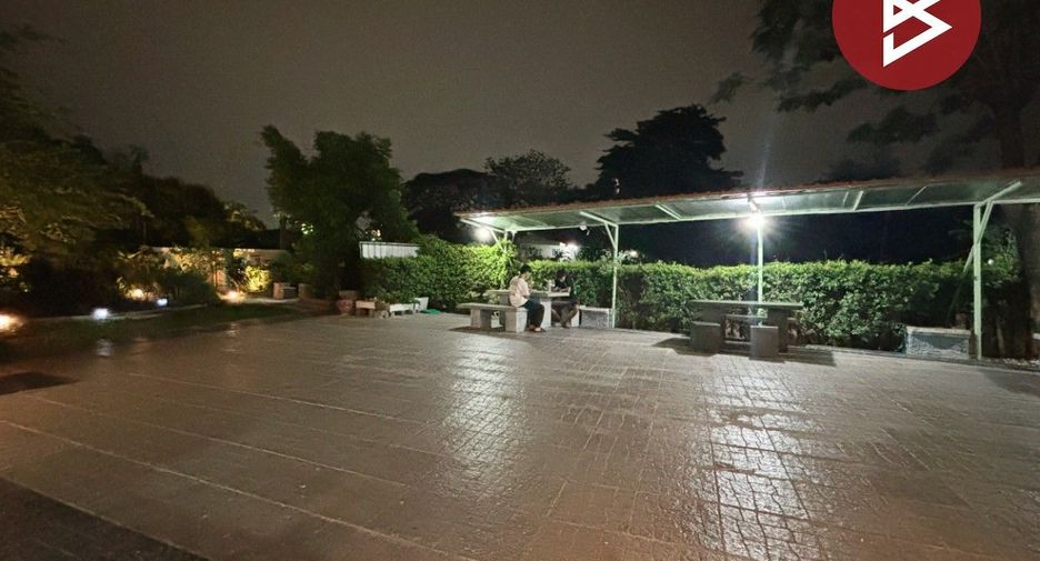 For sale 1 bed condo in Mueang Samut Prakan, Samut Prakan