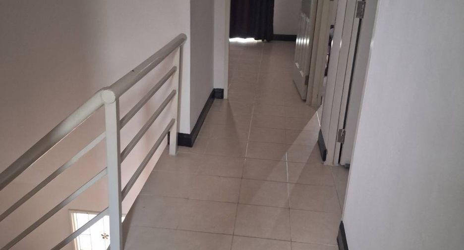 For sale 3 bedrooms townhouse in Khlong Luang, Pathum Thani