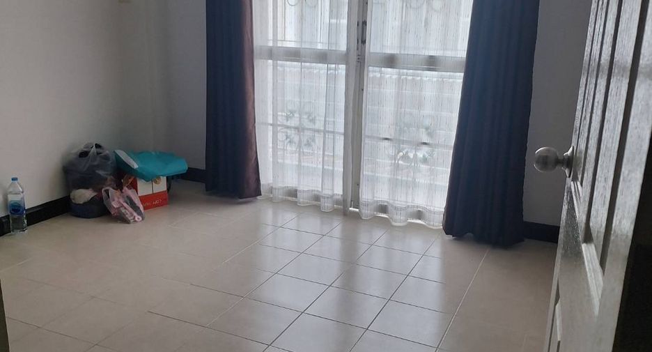 For sale 3 bedrooms townhouse in Khlong Luang, Pathum Thani