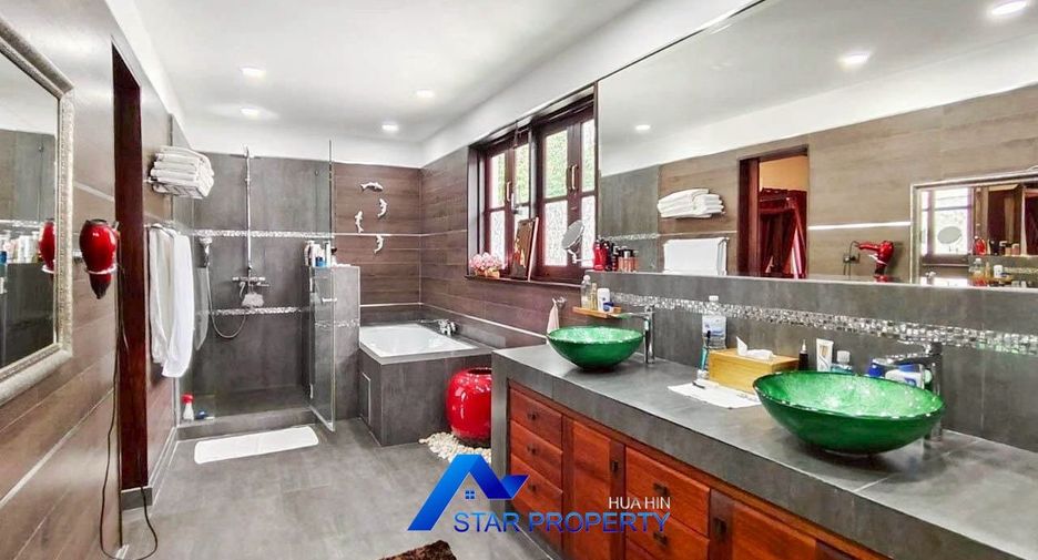 À vendre 6 chambres villa à Hua Hin, Prachuap Khiri Khan