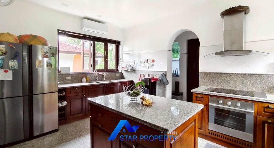 À vendre 6 chambres villa à Hua Hin, Prachuap Khiri Khan