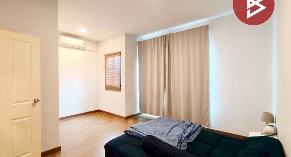 Reihenhaus zum Kauf mit 2 Zimmer in Lat Krabang, Bangkok