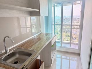 For sale 1 bed condo in Mueang Samut Prakan, Samut Prakan