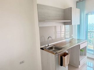 For sale 1 bed condo in Mueang Samut Prakan, Samut Prakan