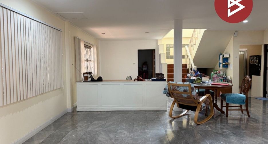 Haus zum Kauf mit 4 Zimmer in Min Buri, Bangkok