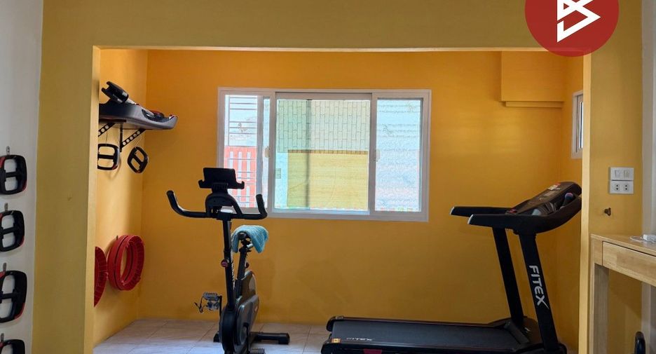 Haus zum Kauf mit 4 Zimmer in Min Buri, Bangkok