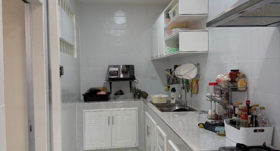 Haus zum Kauf mit 4 Zimmer in Min Buri, Bangkok