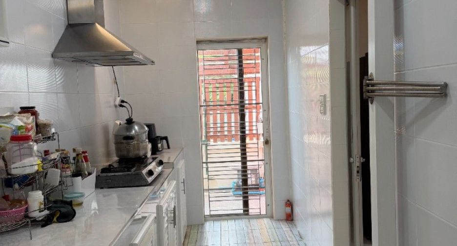 Haus zum Kauf mit 4 Zimmer in Min Buri, Bangkok