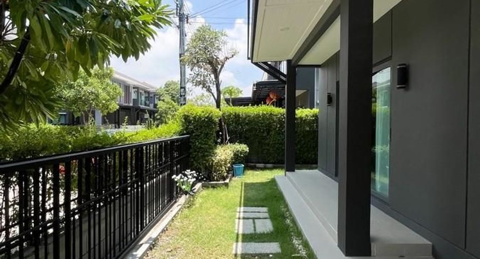 For sale 4 bedrooms house in Bang Phli, Samut Prakan