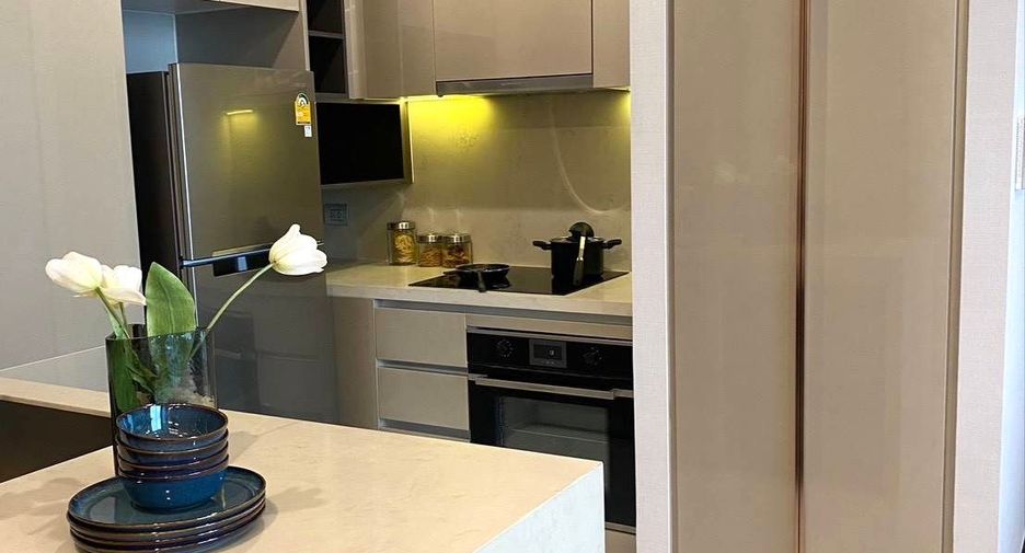 For rent 2 bedrooms condo in Khlong Toei, Bangkok