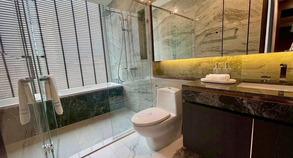 For rent 2 bedrooms condo in Khlong Toei, Bangkok
