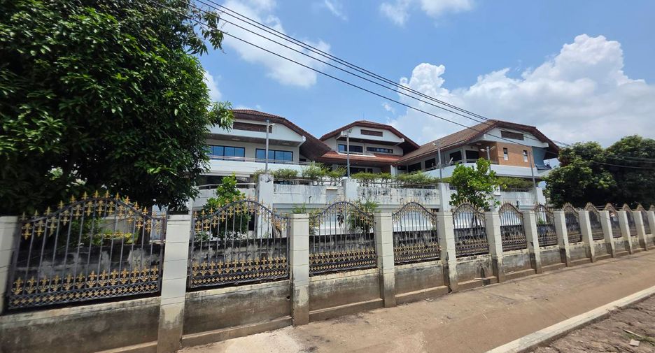 For sale land in Bang Phlat, Bangkok