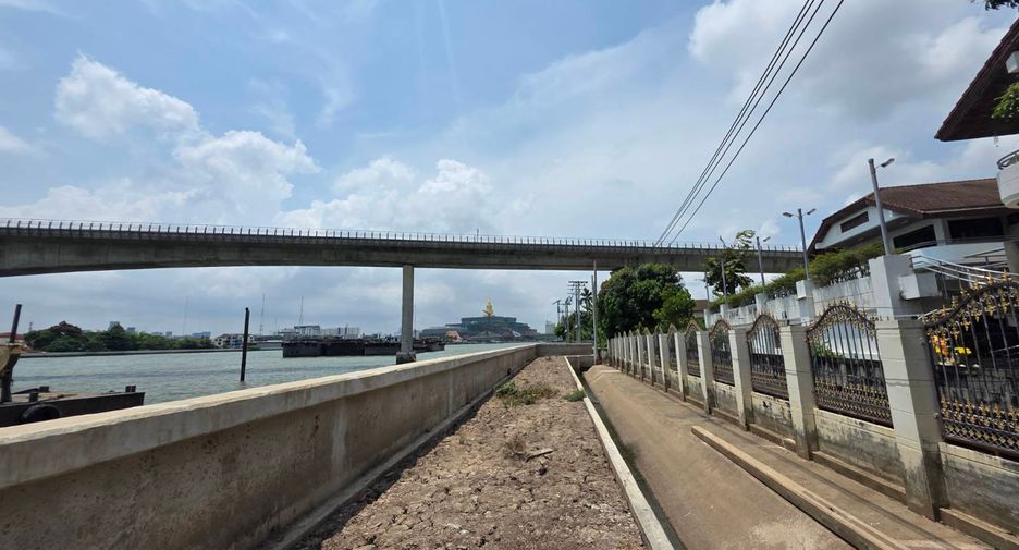For sale land in Bang Phlat, Bangkok
