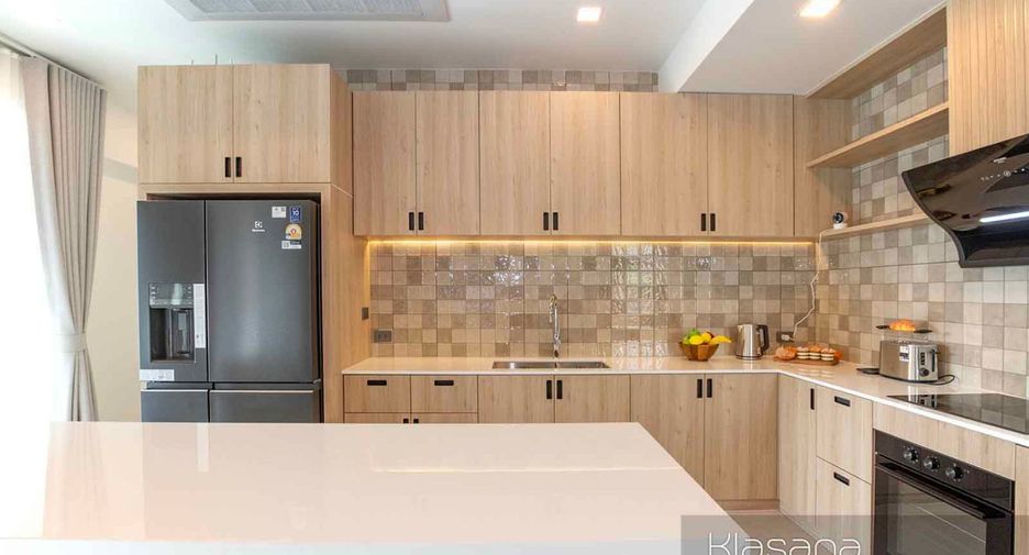 For sale 3 bedrooms villa in Mueang Krabi, Krabi