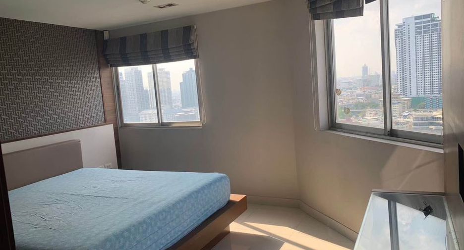 For rent 4 bedrooms condo in Sathon, Bangkok
