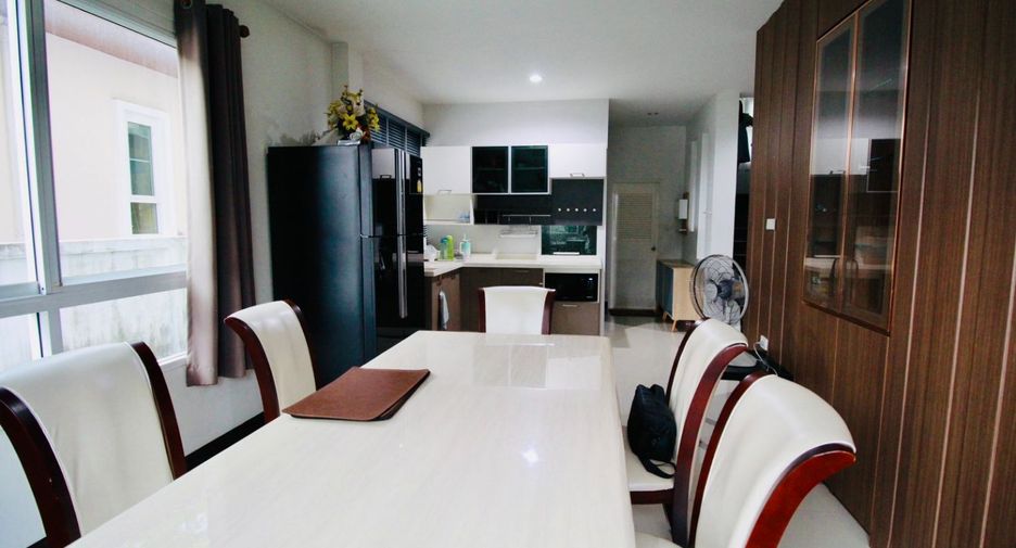 For sale 3 ベッドルーム house in Mueang Rayong, Rayong