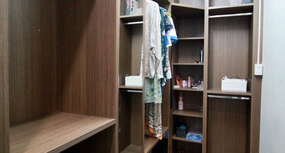 For sale 3 ベッドルーム house in Mueang Rayong, Rayong