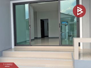For sale 3 bedrooms house in Mueang Lamphun, Lamphun
