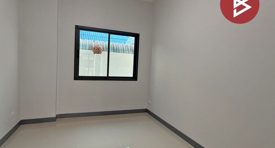 For sale 3 bedrooms house in Mueang Lamphun, Lamphun