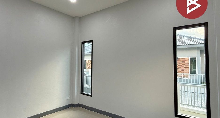For sale 3 bedrooms house in Mueang Lamphun, Lamphun