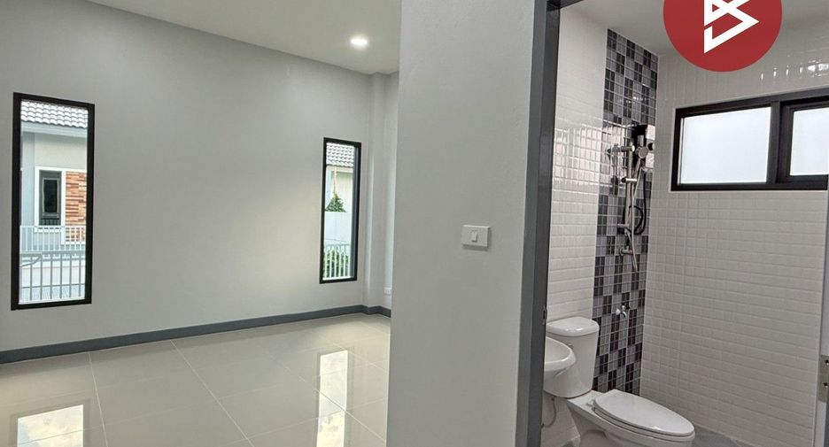 For sale 3 bedrooms house in Mueang Lamphun, Lamphun