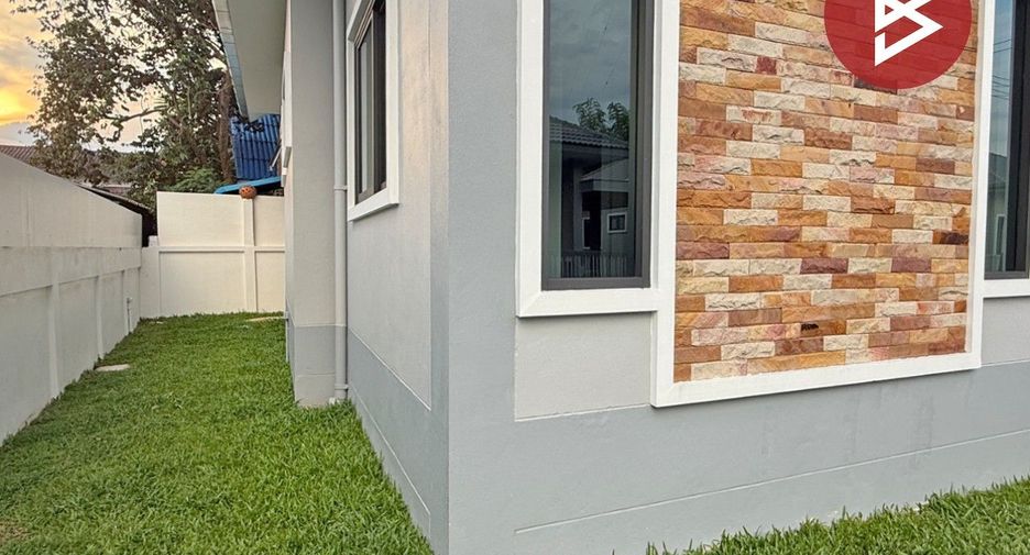 For sale 3 bedrooms house in Mueang Lamphun, Lamphun