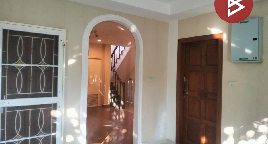 Haus zum Kauf mit 5 Zimmer in Phra Samut Chedi, Samut Prakan