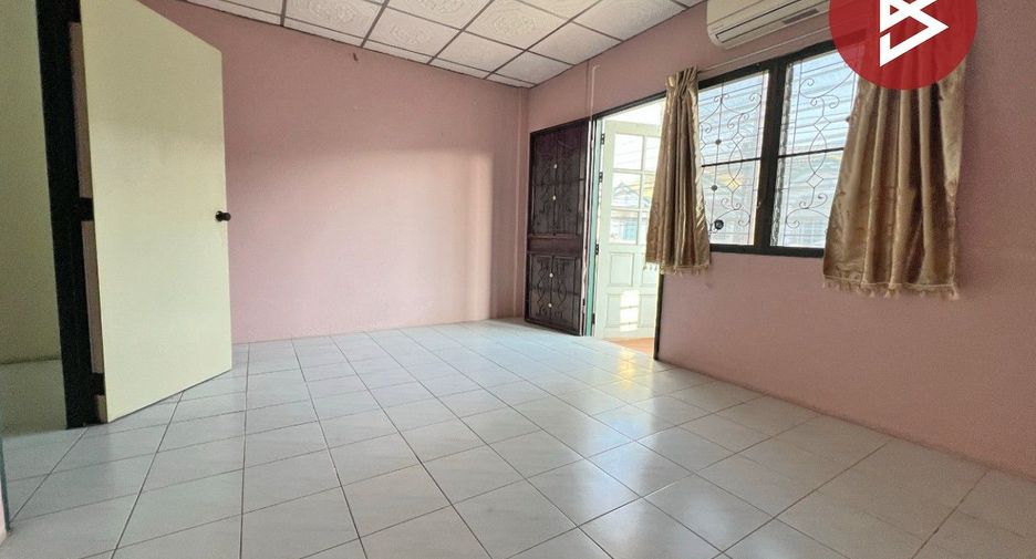 For sale 2 bedrooms townhouse in Mueang Samut Prakan, Samut Prakan