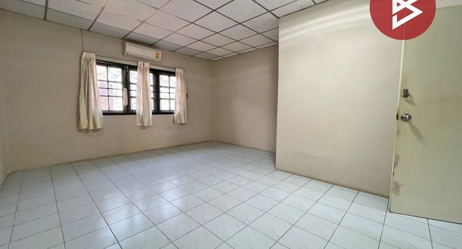 For sale 2 bedrooms townhouse in Mueang Samut Prakan, Samut Prakan