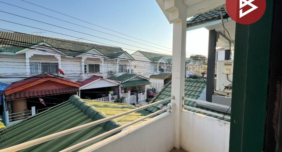 For sale 2 bedrooms townhouse in Mueang Samut Prakan, Samut Prakan