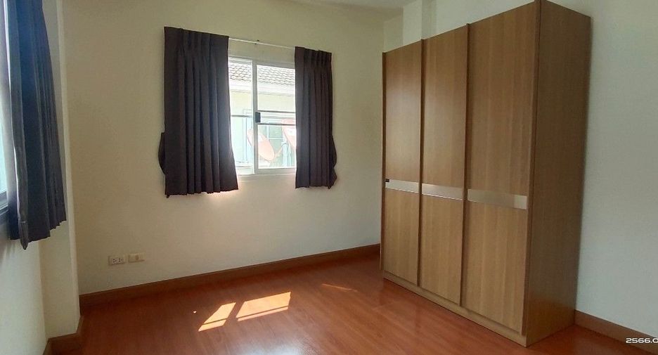 Haus zur Miete mit 3 Zimmer in Bang Phli, Samut Prakan