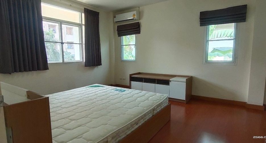 Haus zur Miete mit 3 Zimmer in Bang Phli, Samut Prakan