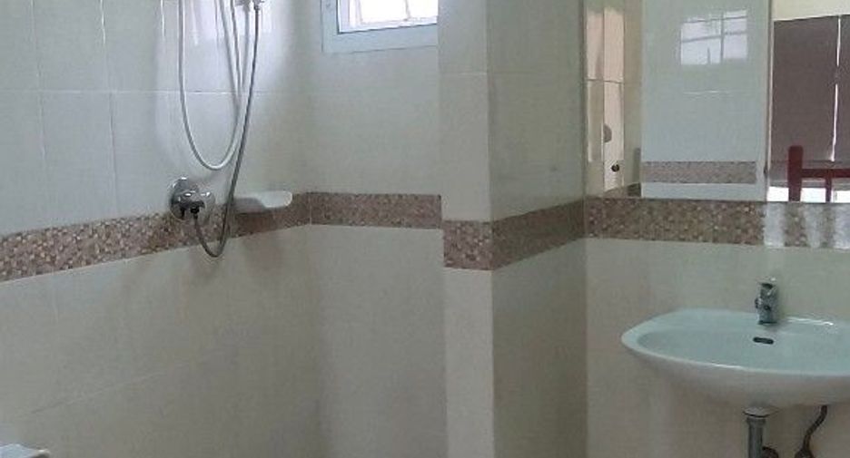 Haus zur Miete mit 3 Zimmer in Bang Phli, Samut Prakan
