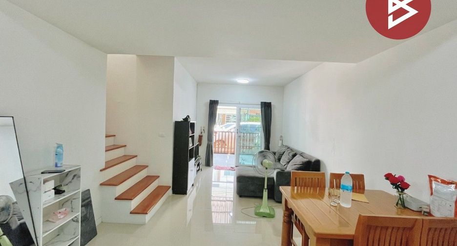 For sale 3 bedrooms townhouse in Lat Krabang, Bangkok