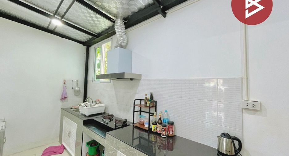 For sale 3 bedrooms townhouse in Lat Krabang, Bangkok