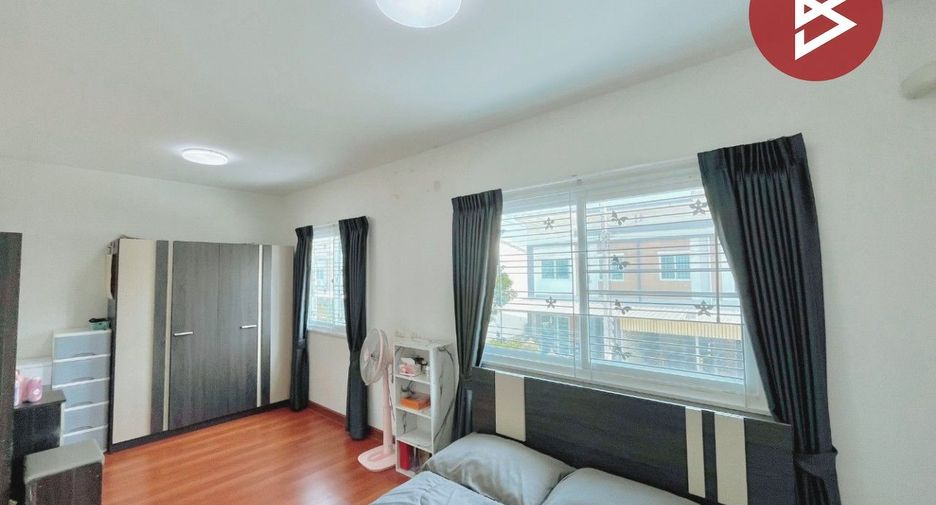 For sale 3 bedrooms townhouse in Lat Krabang, Bangkok
